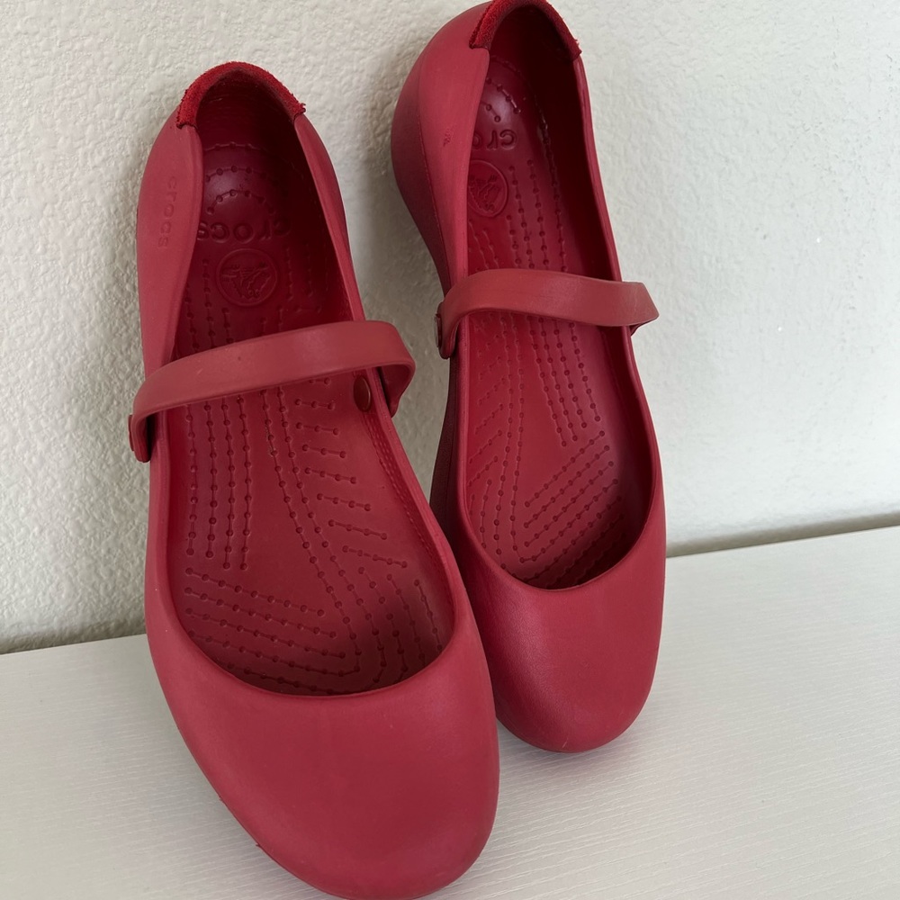 Crocs Women’s Alice Work Flat/Mary Jane Style Shoe